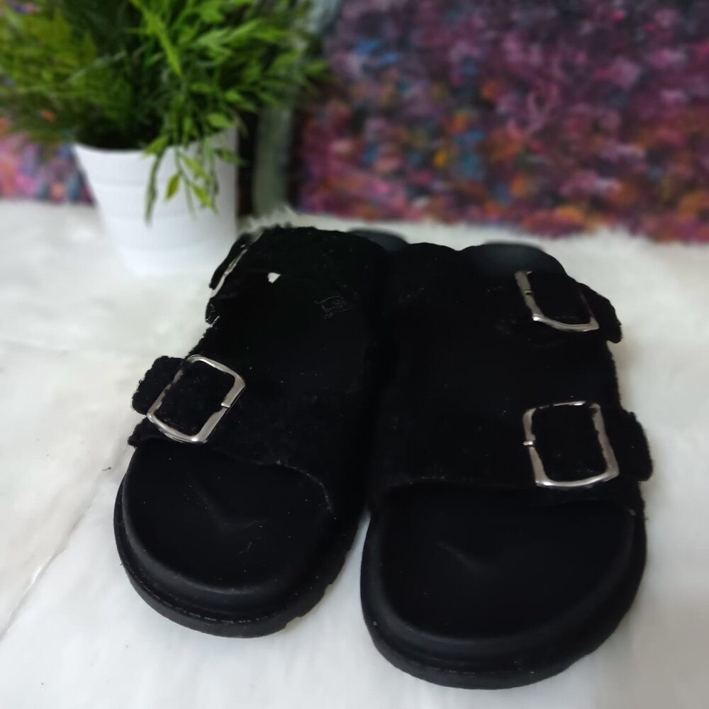 SOLE MATE SANDALS